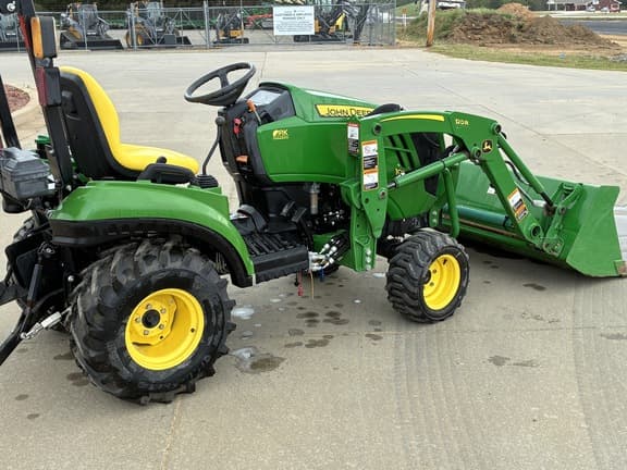 Image of John Deere 1023E equipment image 2