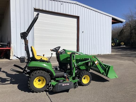 Image of John Deere 1023E equipment image 3