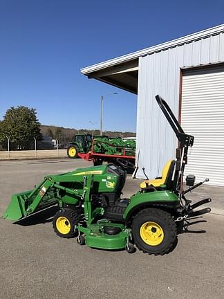 Image of John Deere 1023E equipment image 4