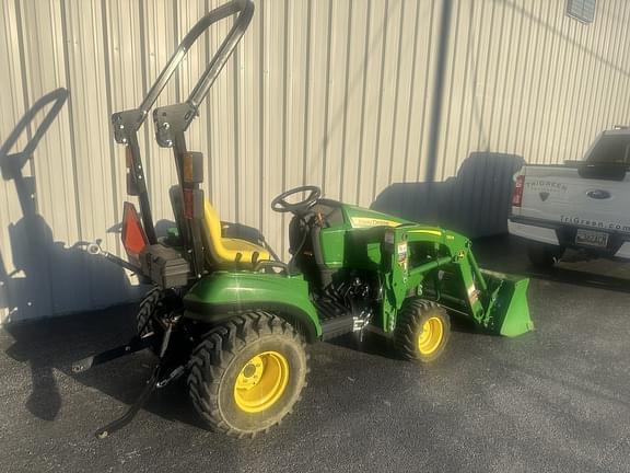 Image of John Deere 1023E equipment image 3