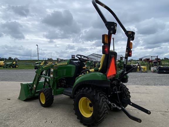 Image of John Deere 1023E equipment image 4