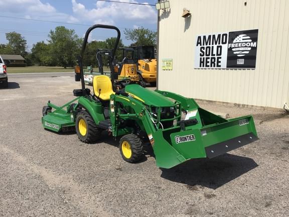Image of John Deere 1023E equipment image 4