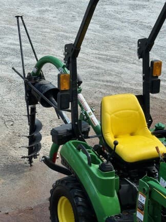 Image of John Deere 1023E equipment image 3