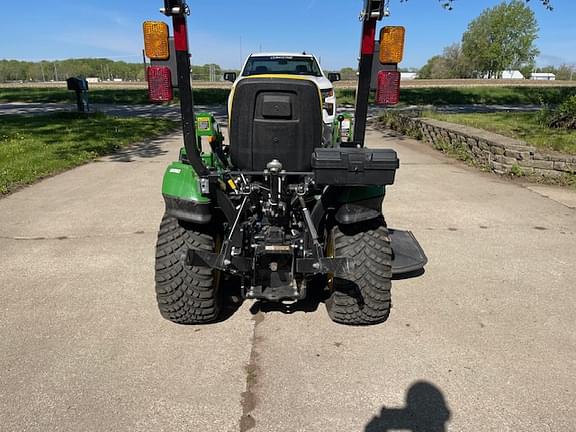 Image of John Deere 1023E equipment image 3