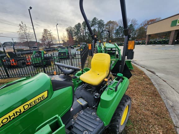 Image of John Deere 1023E equipment image 2
