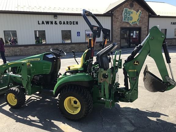 Image of John Deere 1023E equipment image 3