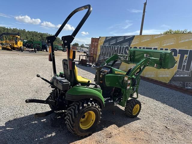 Image of John Deere 1023E equipment image 3