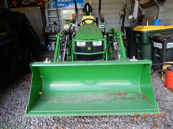 Image of John Deere 1025R equipment image 3