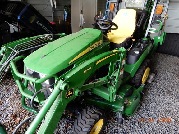 2021 John Deere 1025R Equipment Image0