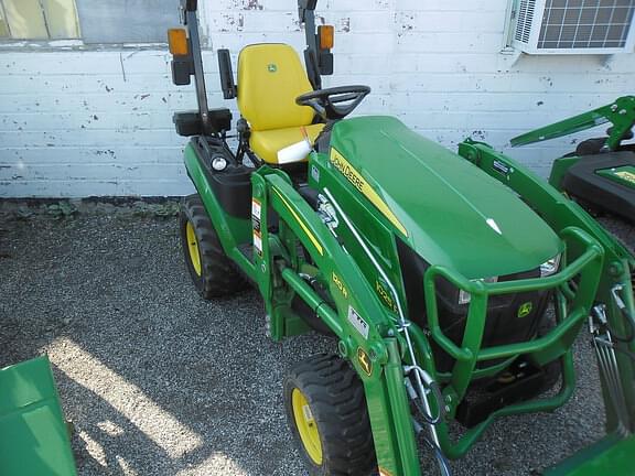 Image of John Deere 1025R equipment image 3