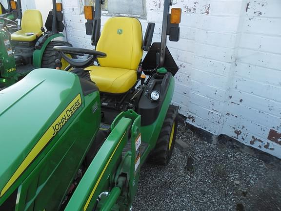 Image of John Deere 1025R equipment image 4