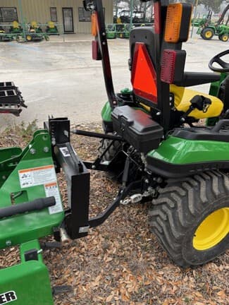 Image of John Deere 1025R equipment image 4