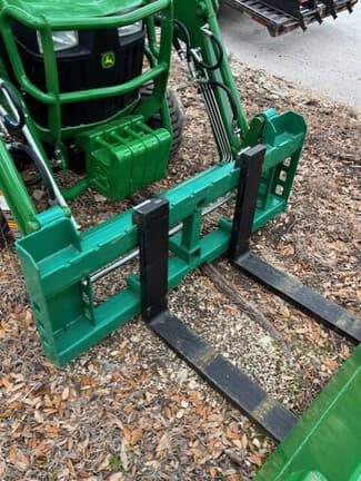 Image of John Deere 1025R equipment image 3