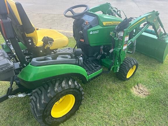 Image of John Deere 1025R equipment image 3