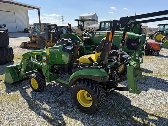 Image of John Deere 1025R equipment image 4