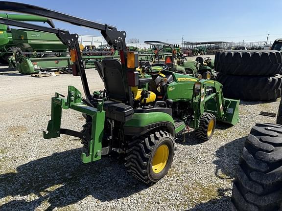 Image of John Deere 1025R equipment image 3