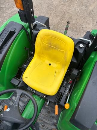 Image of John Deere 1025R equipment image 4