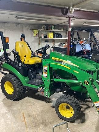 Image of John Deere 1025R equipment image 3
