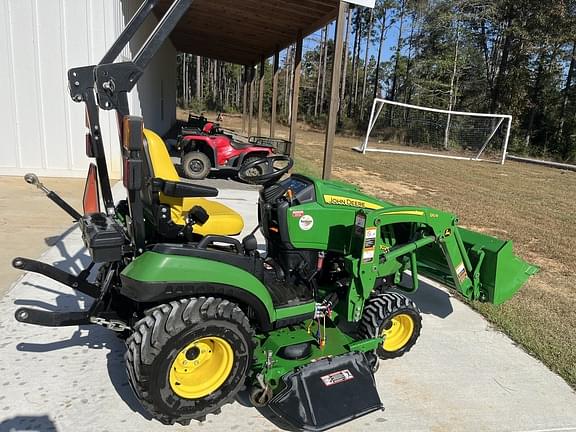 Image of John Deere 1025R equipment image 1