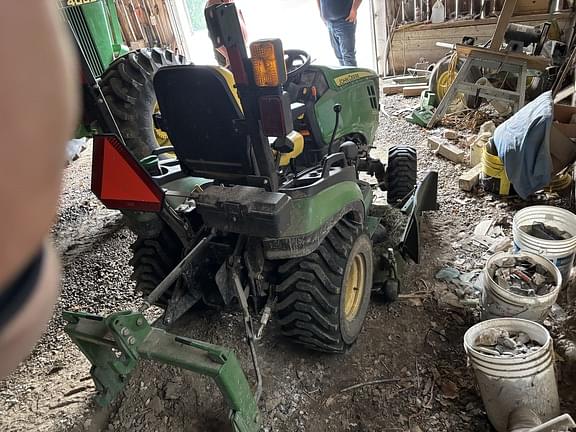 Image of John Deere 1025R equipment image 4
