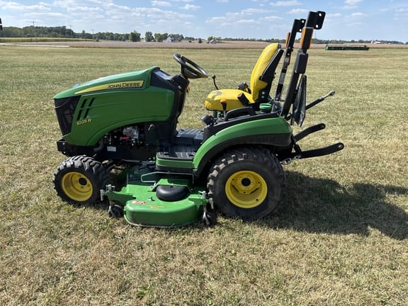 2021 John Deere 1025R Equipment Image0