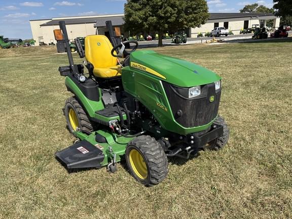 Image of John Deere 1025R equipment image 3