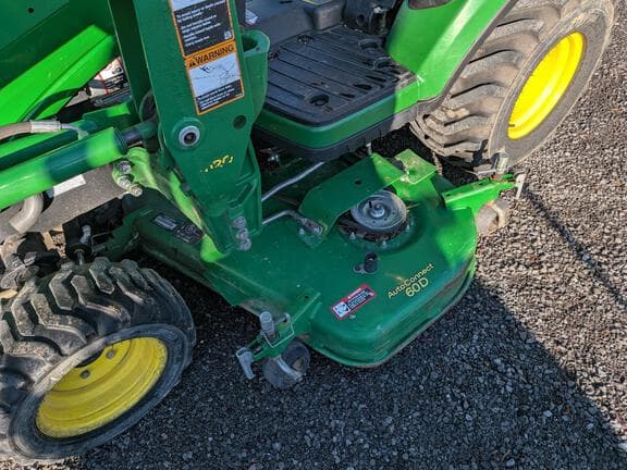 Image of John Deere 1025R equipment image 3