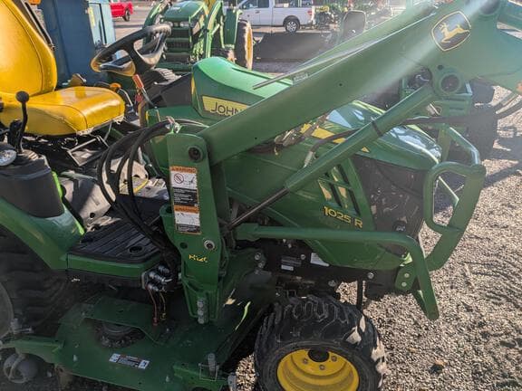 Image of John Deere 1025R equipment image 4