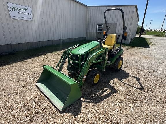 Image of John Deere 1025R equipment image 2