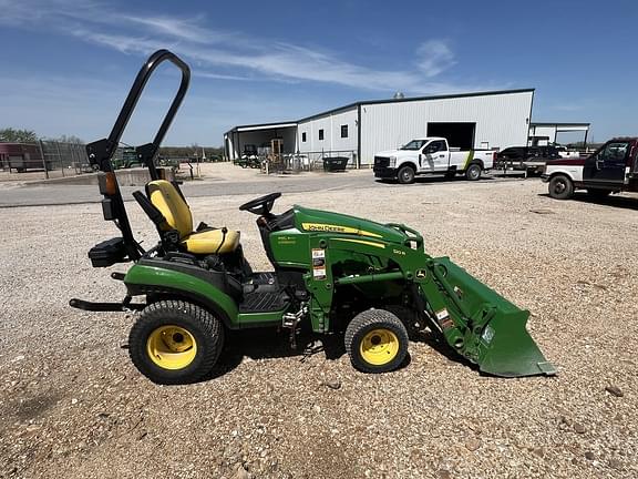 Image of John Deere 1025R equipment image 4