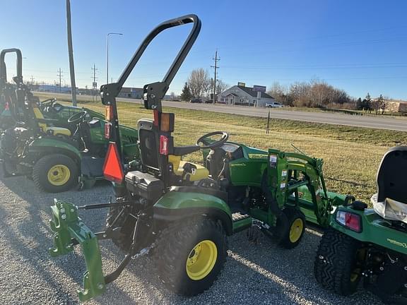 Image of John Deere 1025R equipment image 3