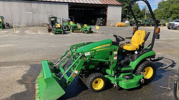 2021 John Deere 1025R Equipment Image0