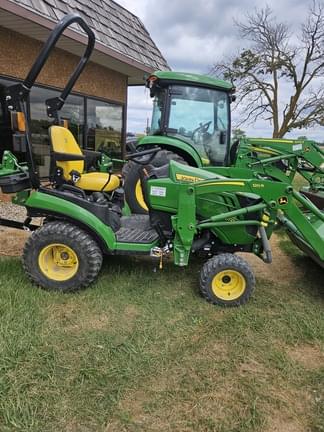 Image of John Deere 1025R equipment image 3