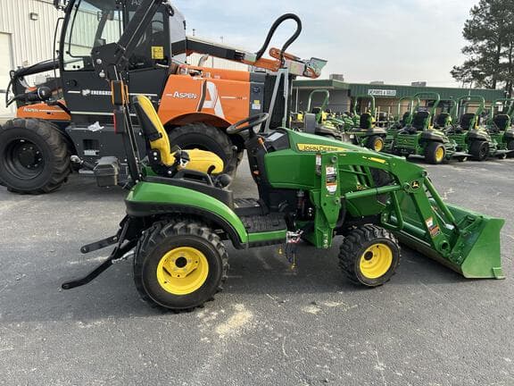 Image of John Deere 1025R equipment image 2