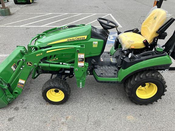 Image of John Deere 1025R equipment image 2