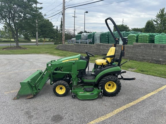 2021 John Deere 1025R Equipment Image0