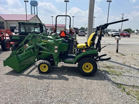 Image of John Deere 1025R equipment image 1