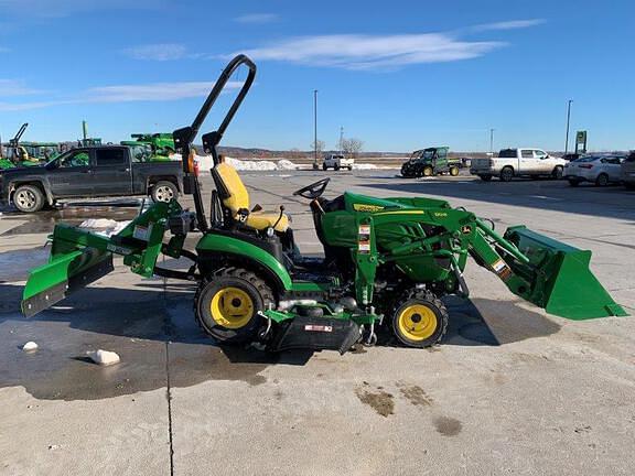 Image of John Deere 1025R equipment image 3