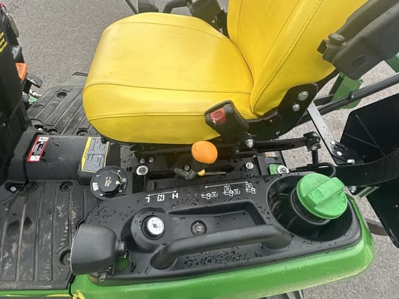 Image of John Deere 1025R equipment image 2