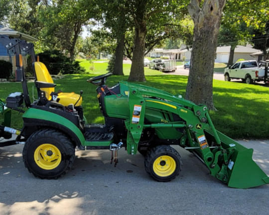 Image of John Deere 1025R equipment image 4