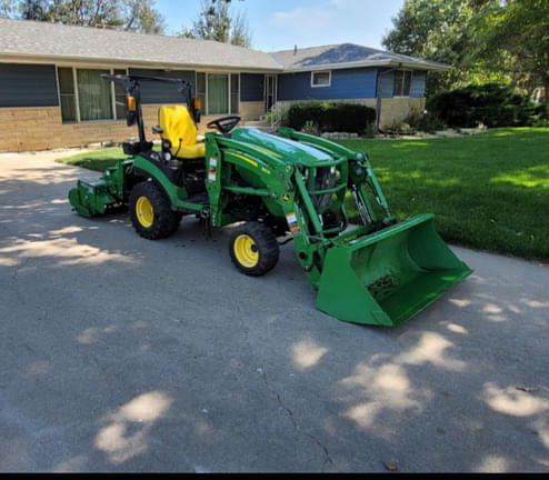 Image of John Deere 1025R equipment image 3