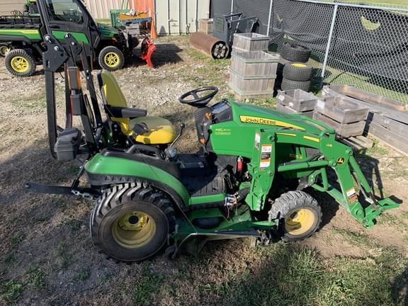 Image of John Deere 1025R equipment image 3
