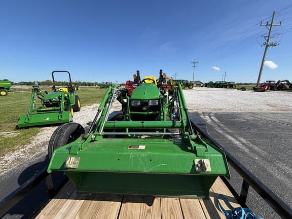 Image of John Deere 1025R equipment image 4