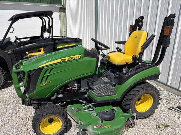 Image of John Deere 1025R equipment image 2
