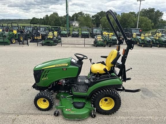 Image of John Deere 1025R equipment image 2