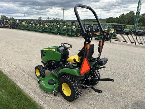 Image of John Deere 1025R equipment image 3