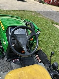 Image of John Deere 1025R equipment image 2