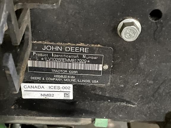 Image of John Deere 1025R equipment image 2