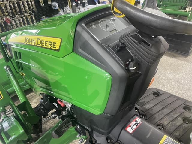 Image of John Deere 1025R equipment image 4