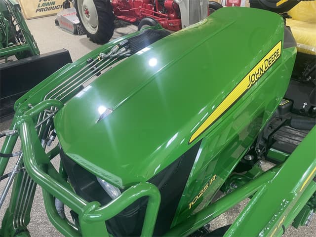 Image of John Deere 1025R equipment image 3